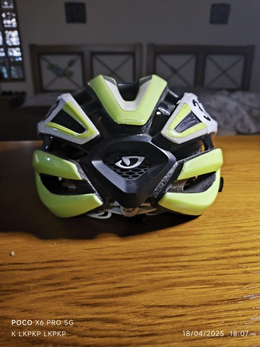Capacete ciclismo giro