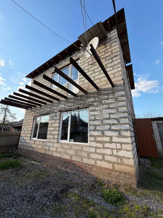 Продам два будинка на одній дільниці
