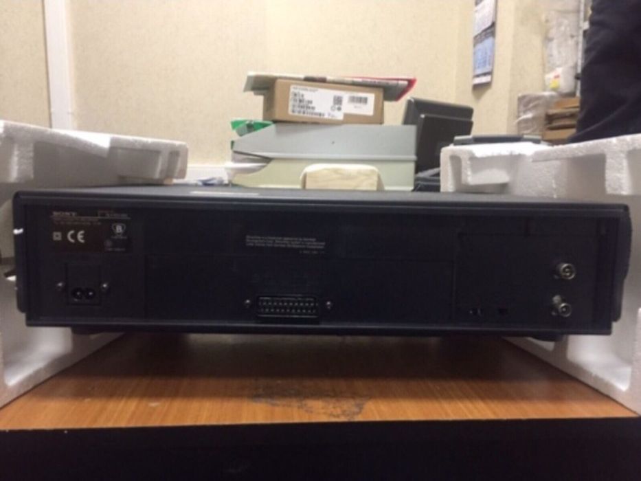 Видеомагнитофон Sony SLV-E510EE