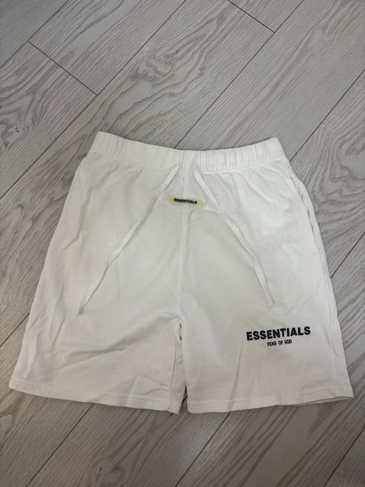 Шорти essentials білі розмір XL