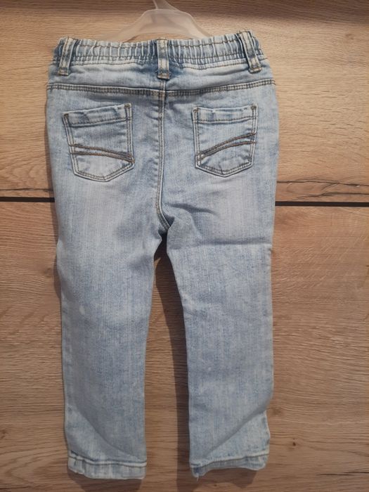 Spodnie jeansowe 92