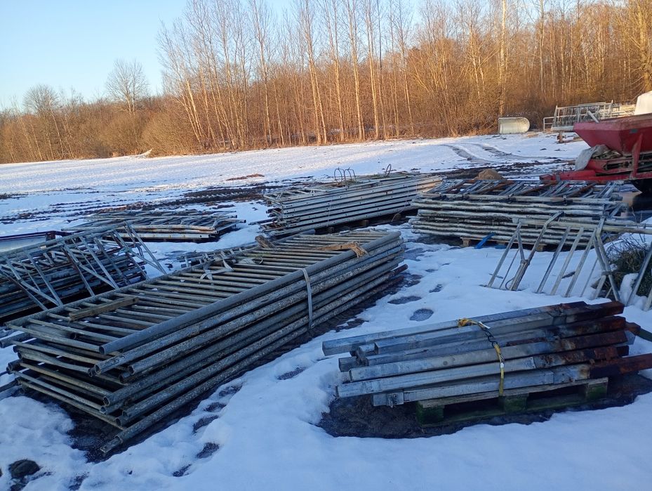 Wygrodzenia dla bydła cieląt budki drabiny poidła kojce spinder