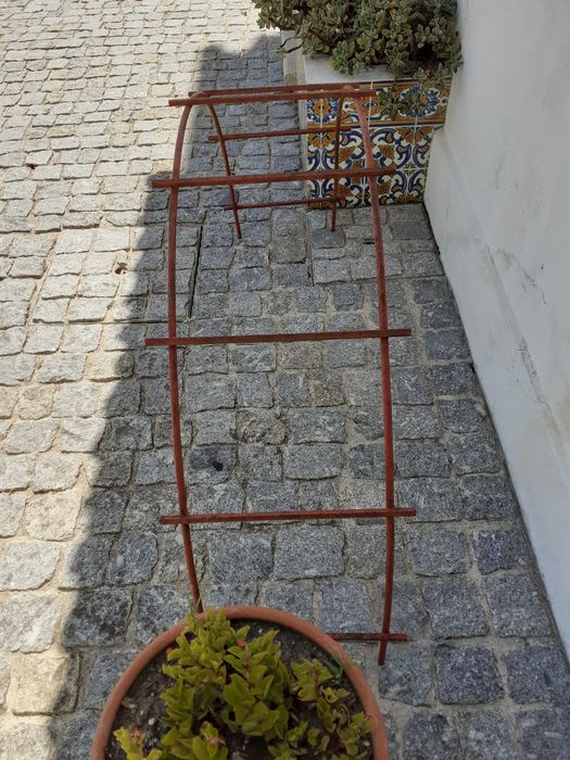 Arco decorativo em ferro