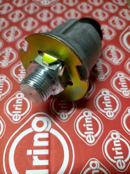 Датчик тиску масла MAN 81274210109 DT