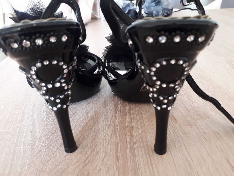 Buty na obcasie roz.36