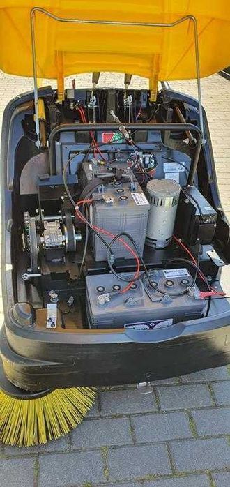 Zamiatarka KARCHER KM 85/50 W Bp BATERYJNA