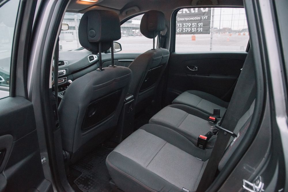 Продам Renault Grand Scenic 2012.