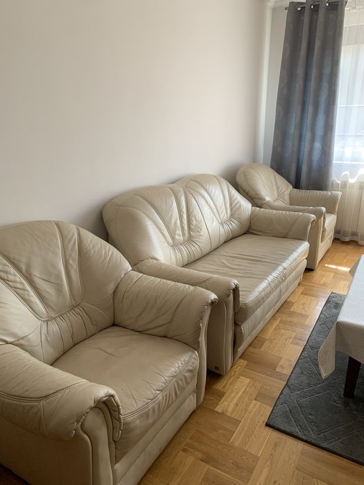 Meble ze skóry z funkcją spania