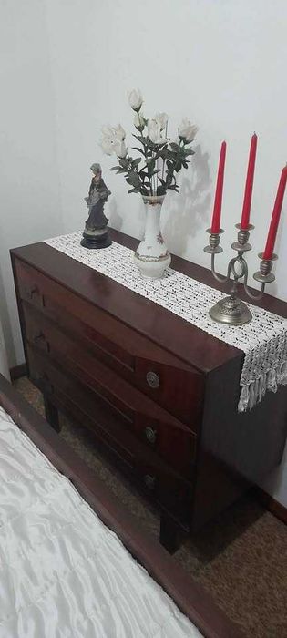Mobilia de quarto completo castanho escuro