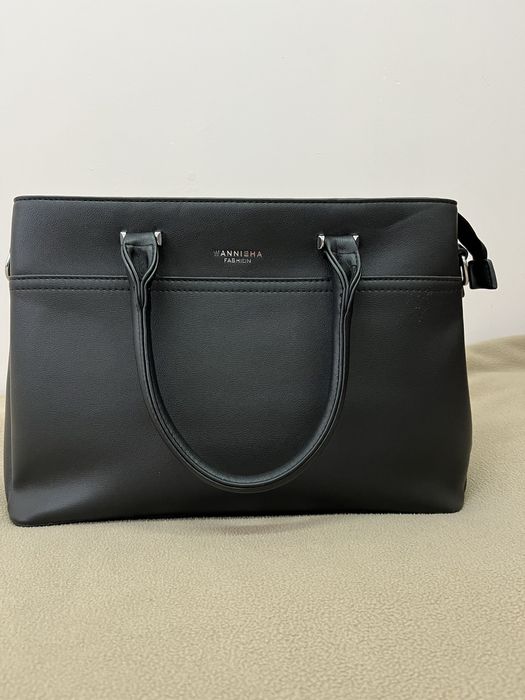 Жіноча, чорна сумка