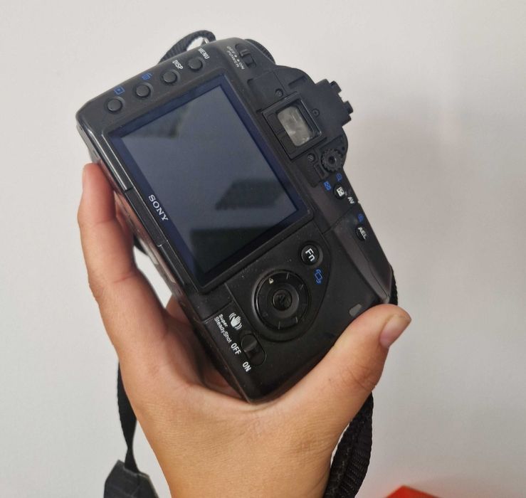 Sony Alfa A200 + Obiektyw  18-70 + TORBA