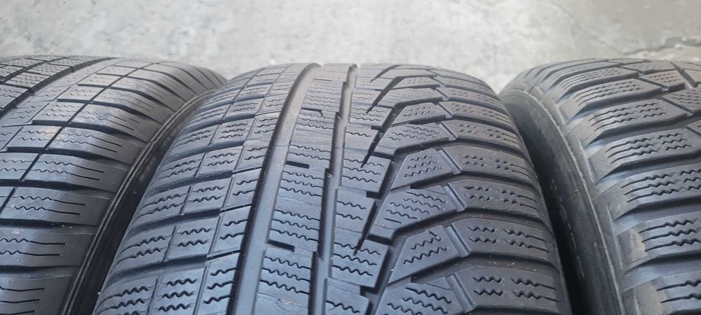 225 / 60  R 18  Hankook  /Zima /Komplet