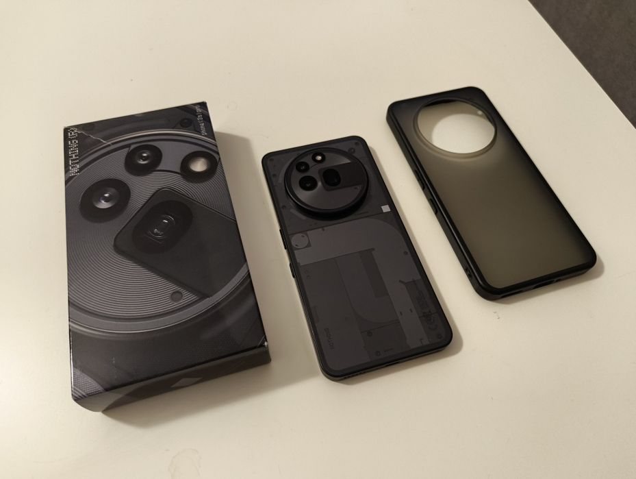 Smartfon Nothing Phone 3A Pro 12/256GB Stan idealny