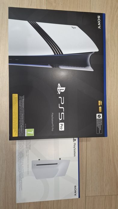PlayStation 5 Pro + napęd