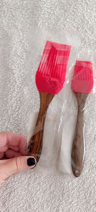 2 new kitchen brushes446771116041185281