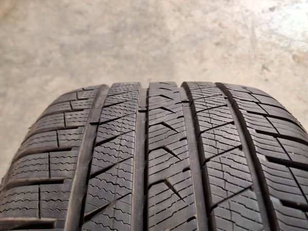 4 Pneus Vredestein Quatrac Pro  235/45 R20