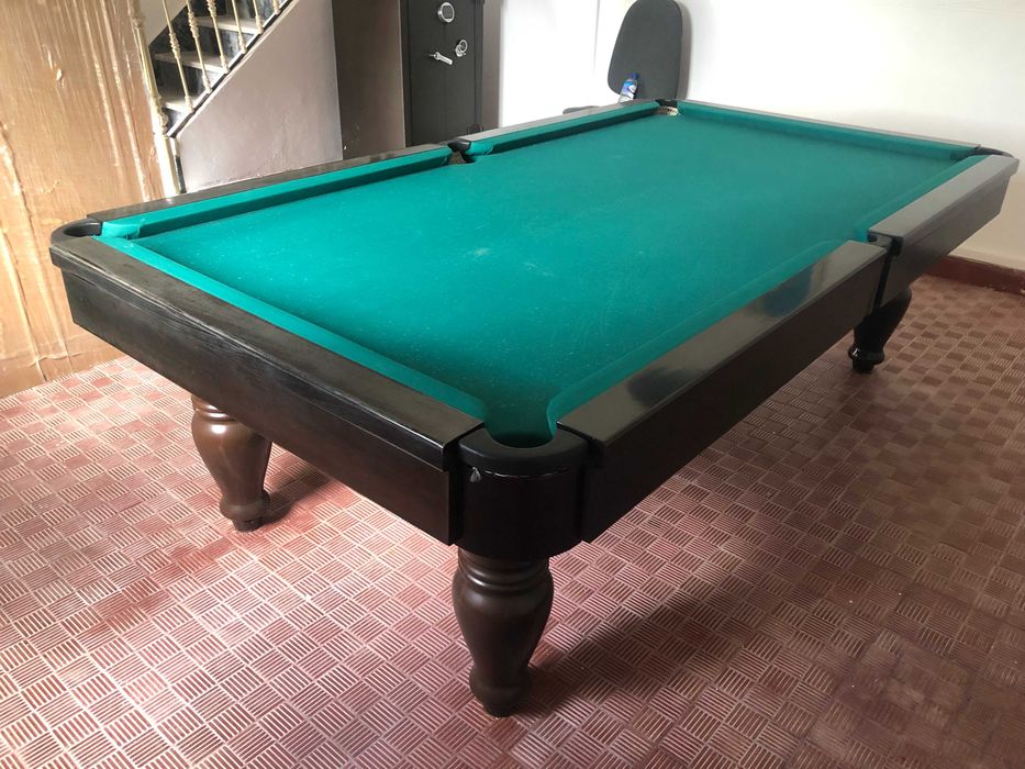 Bilhar + bolas + tacos (com móvel) + candeeiro