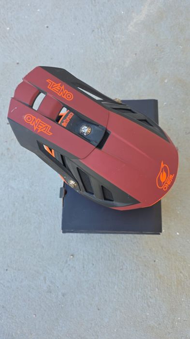 Capacete O'Neal Blade Hyperlite Charger V.22 – Tamanho L (59-60 cm)