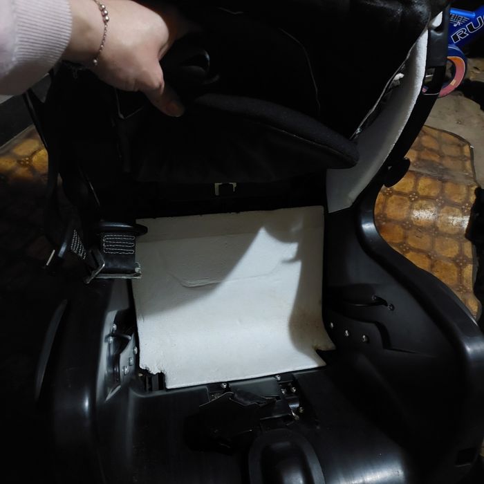 Автокрісло Bebe Confort Axiss поворотне
дітям від 1 до 4 років (9-18 к