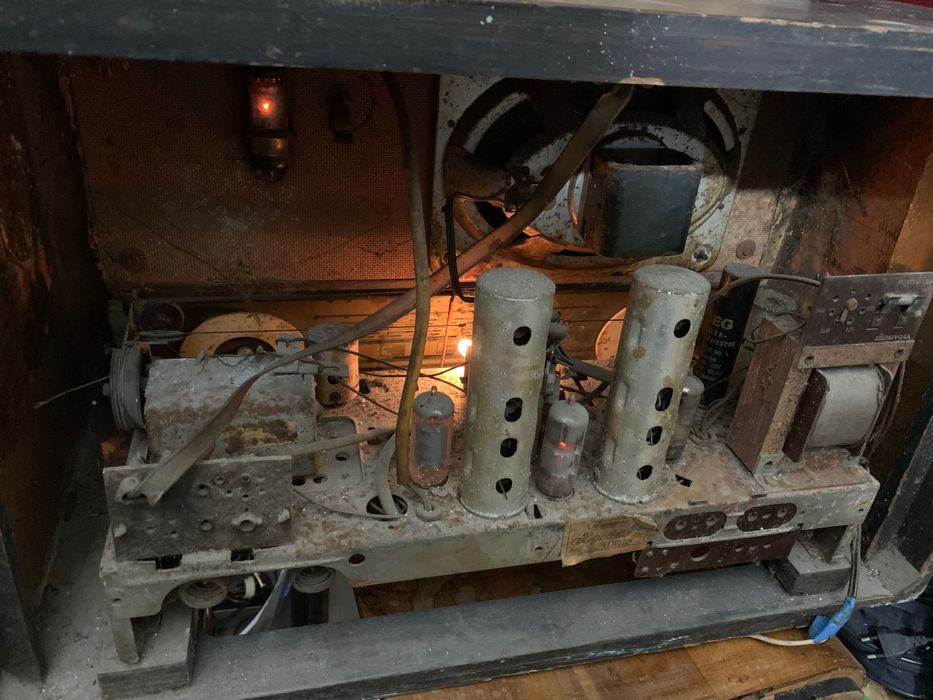 Rádio antigo ainda a funcionar