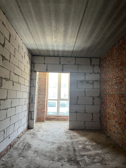 КЛЮЧІ НА РУКАХ повноцінна 2к, до Києва 20хв