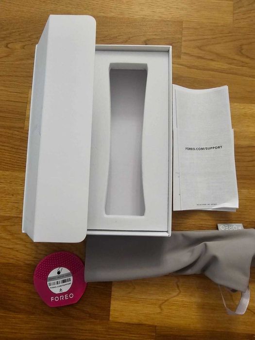 4. Foreo ESPADA - urządzenie na niedoskonałości z niebieskim światłem