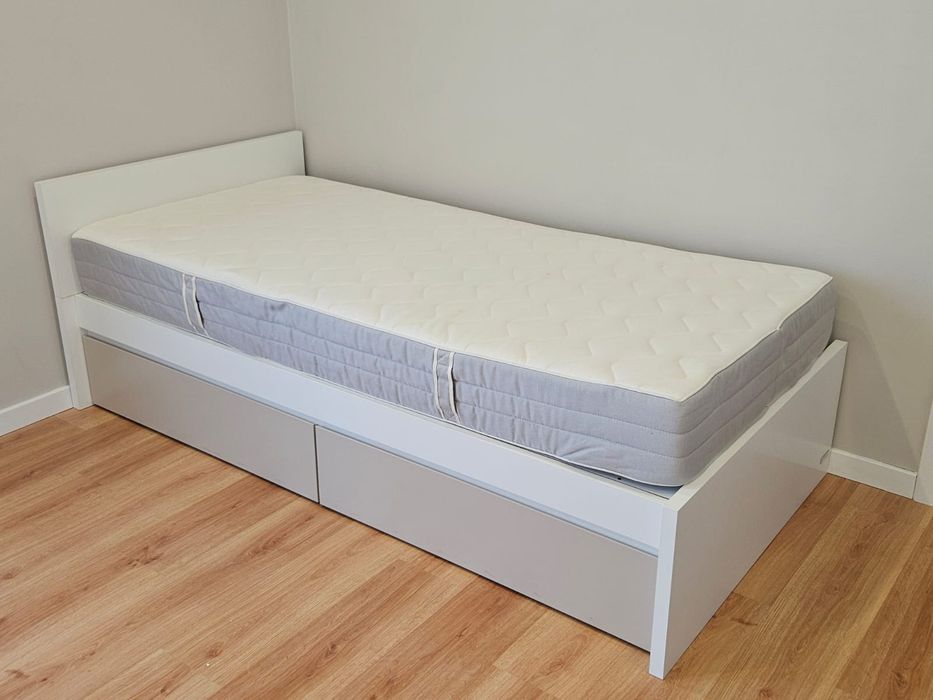 Cama solteiro com colchão