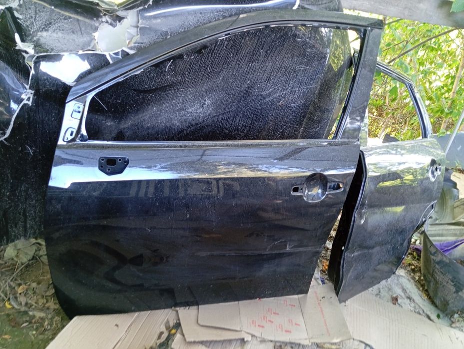 Двері переді Suzuki S-Cross Сузукі с-крос дверь передняя