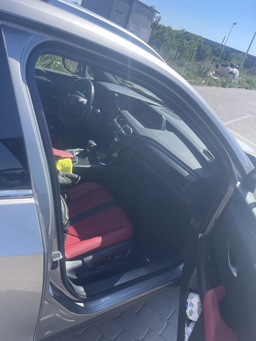 Lexus UX 250h F-sport 2020