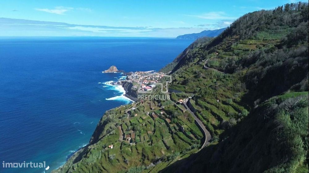 5002 m2  Frente Única de Mar- Porto Moniz