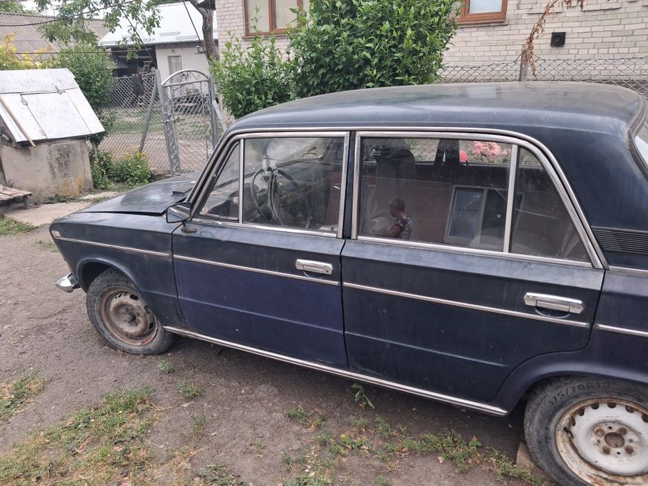 Жигуль  ВАЗ 2103