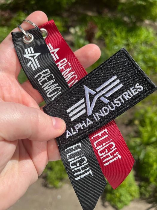 Alpha industries чорна лєнта стрічка на бомбер
