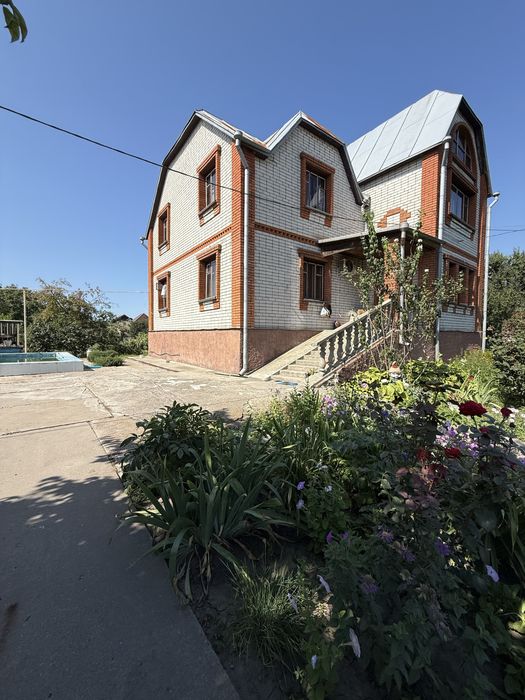 Продам житловий будинок в місті Глобине. Торг.