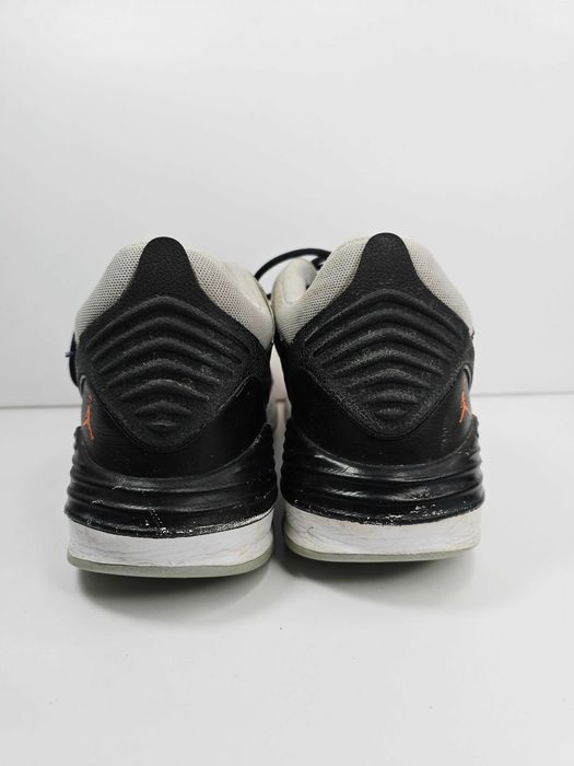 Buty NIKE AIR JORDAN MAX AURA 5 do koszykówki 42