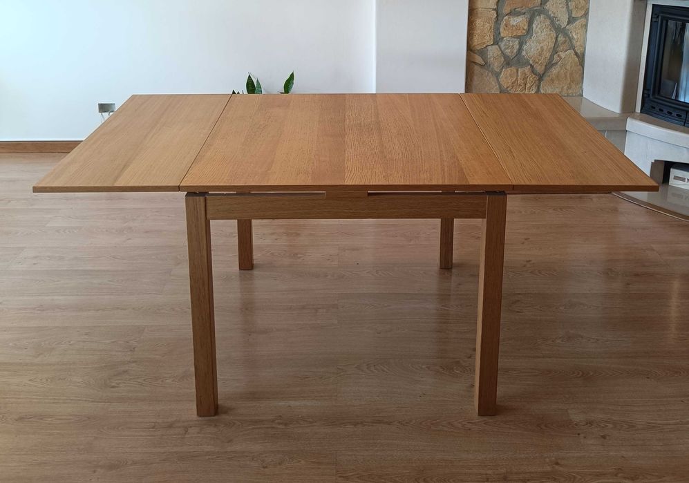 Mesa de jantar de madeira com 4 ou 6 lugares
