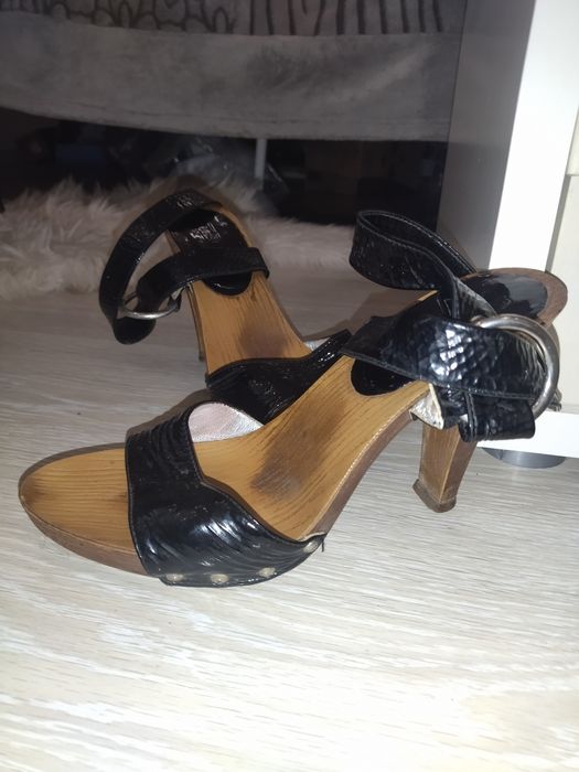 Продам босоножки, кожа - лак.в хорошем состоянии