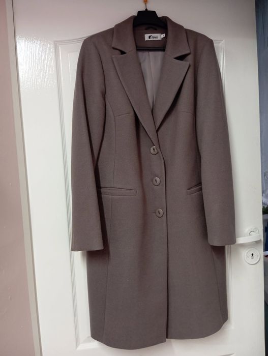 Nowy płaszcz damski r46
