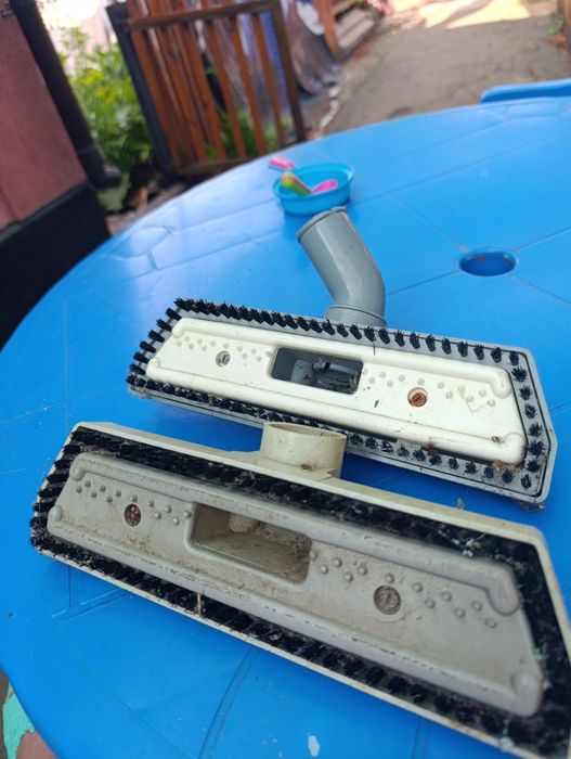 Щетки от пылесоса есть только нижняя