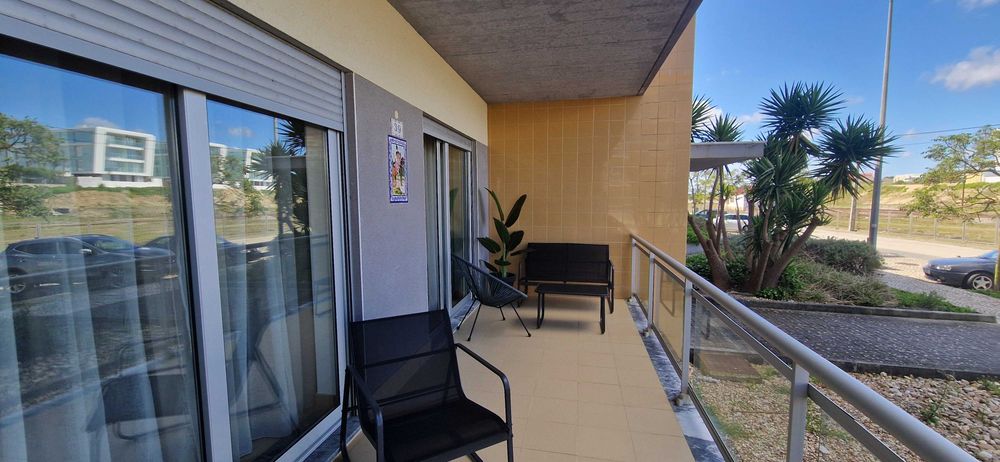 Apartamento T2 para férias com piscina em São Martinho do Porto