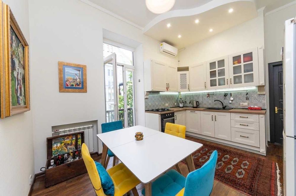 3 к.кв. в центрі Бул.Шевченка 9/28. Світло не вимикають .Без %