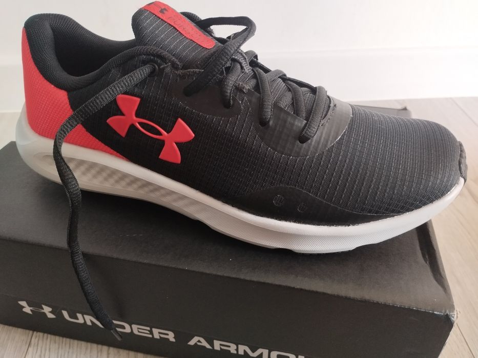 Buty Under Armour Charged Pursuit 3 Tech, nowe 40.5, 255 mm, 25,5 cm