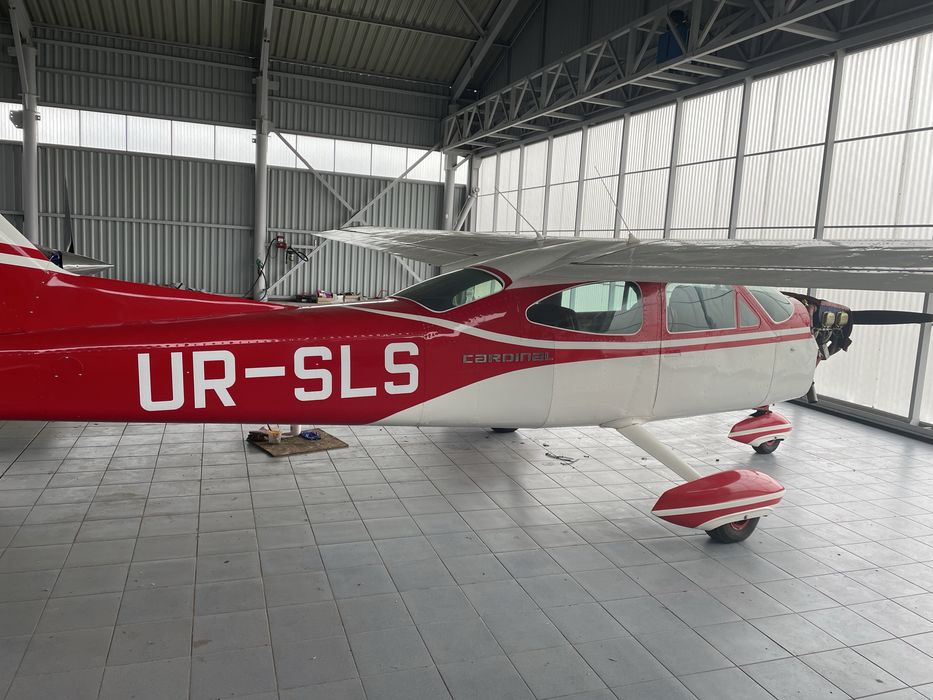 Продам літак Cessna 177 Cardinal