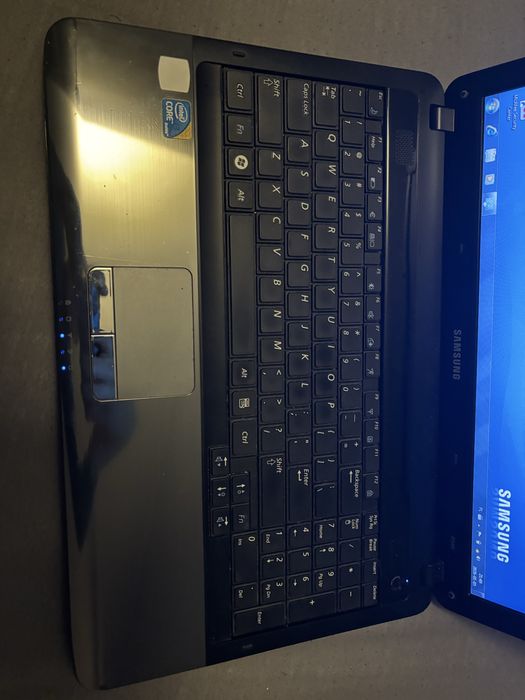 Laptop samsung R540