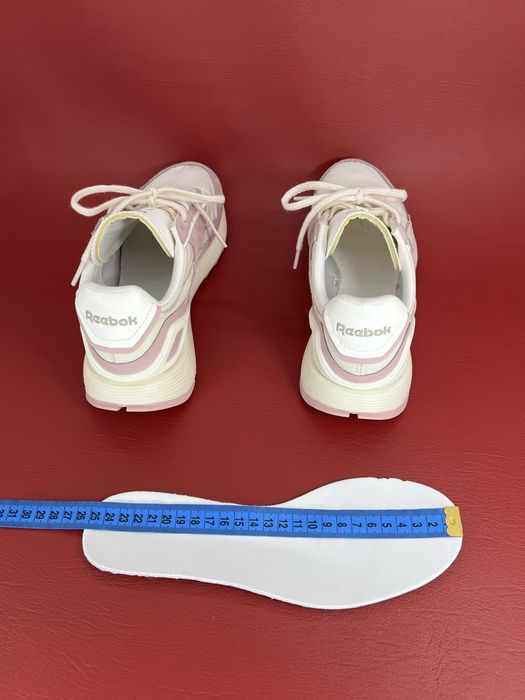 Кросівки жіночі 38.5р. Reebok Classic Leather Legacy AZ