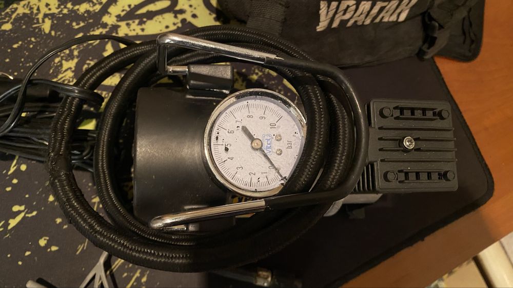 Автомобільний компрессор Vitol Ураган
