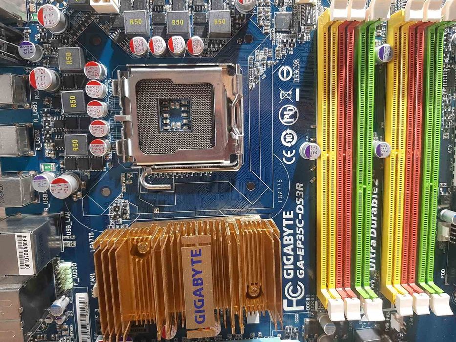 Материнська плата Gigabyte GA-EP35C-DS3R, s775, P35, ddr2/ddr3, RAID