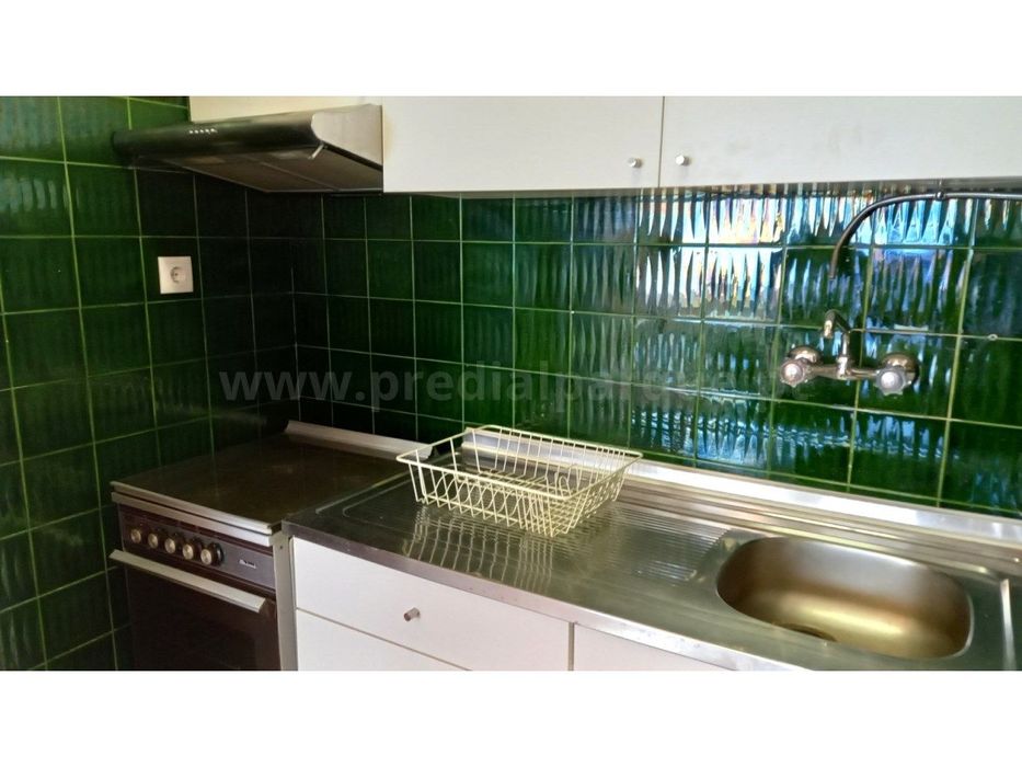 Apartamento T1 mobilado e equipado, junto ao Palácio de Cristal
