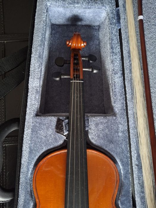 Violino 1/4 Valencia – Afinado, com estojo, arco e resina