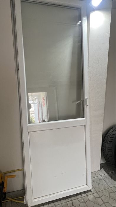 Двері балконні металопластикові