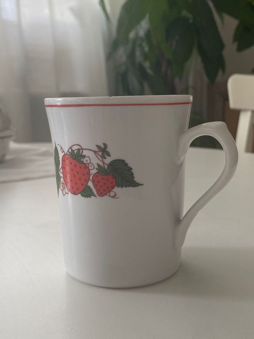 Kubek Lubiana truskawki PRL